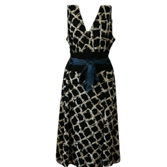 BCBGMAXAZRIA Black & White Print Dress Blue Sash Jersey Knit LG - Picture 1 of 13